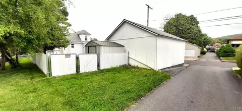 232 E High St, Hellertown, PA 18055 photo 30