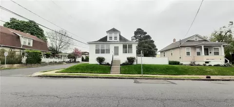 232 E High St, Hellertown, PA 18055 photo 31