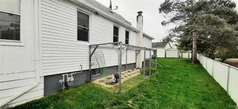 232 E High St, Hellertown, PA 18055 photo 23