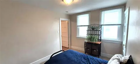 232 E High St, Hellertown, PA 18055 photo 13