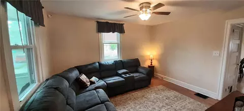 232 E High St, Hellertown, PA 18055 photo 3