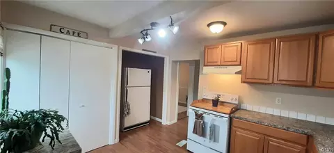 232 E High St, Hellertown, PA 18055 photo 15