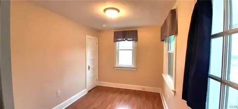 232 E High St, Hellertown, PA 18055 photo 5