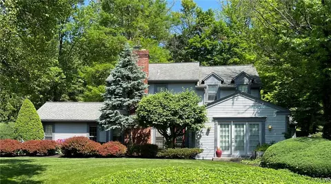 4701 Parkview Dr N, Emmaus, PA 18049