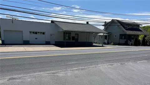 722 W Pennsylvania Ave, Pen Argyl, PA 18072