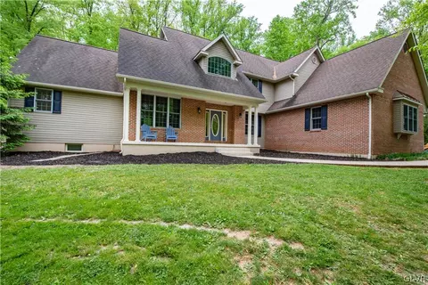 3068 Long Rd, Green Lane, PA 18054