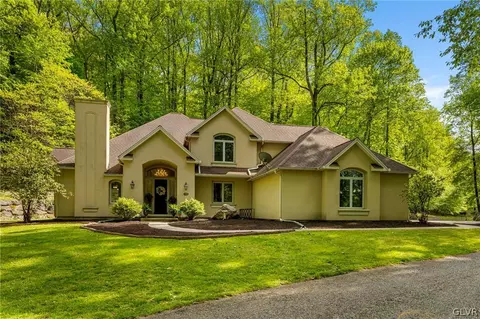 2534 S Church St, Allentown, PA 18103