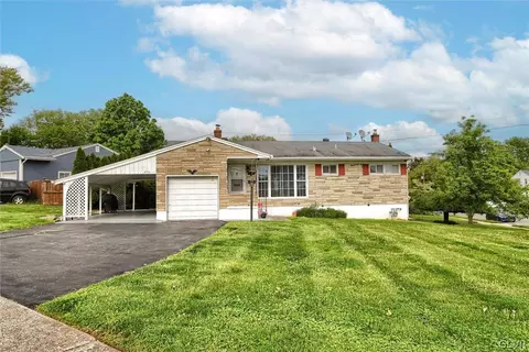 2136 Allwood Dr, Bethlehem, PA 18018