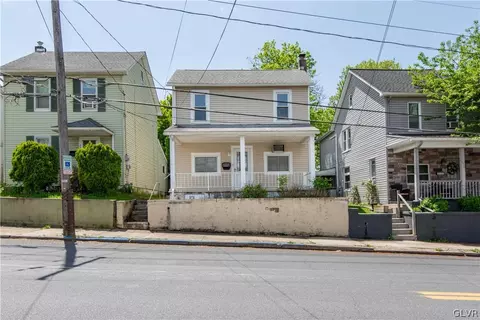 2322 N 1st Ave, Whitehall, PA 18052