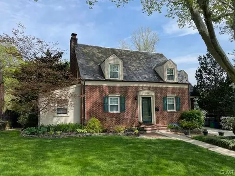 1236 E Rosemont Dr, Bethlehem, PA 18018