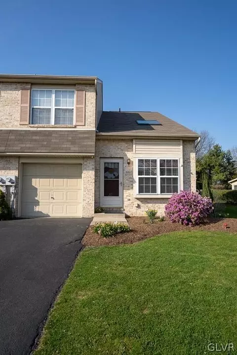 523 Wild Mint Ln, Allentown, PA 18104