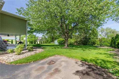 1710 Rosewood Ct, Macungie Twp, PA 18069