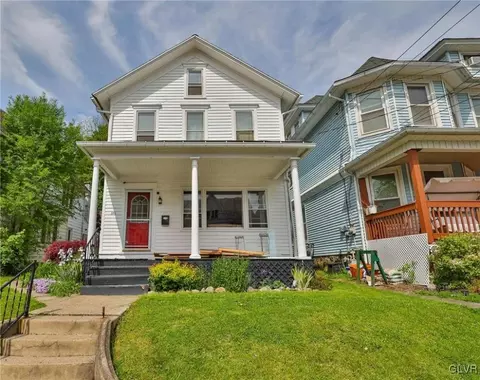 330 2nd St, Bangor, PA 18013