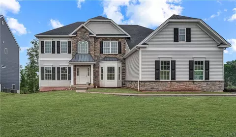 2605 Stonewall Dr #73, Center Valley, PA 18034