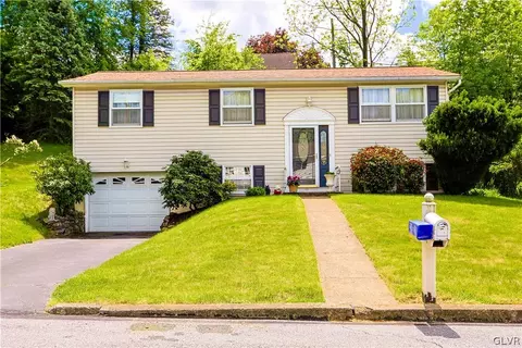 2100 Hackettsview Ave, Palmer Township, PA 18045