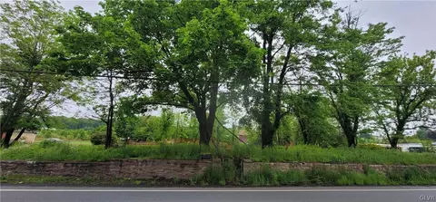 149 Pleasant Valley Rd, Pine Grove, PA 17963