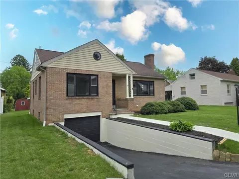41 Keppel Ave, West Lawn, PA 19609 photo 4
