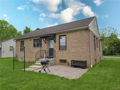 41 Keppel Ave, West Lawn, PA 19609 photo 5