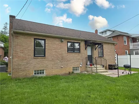 41 Keppel Ave, West Lawn, PA 19609 photo 6