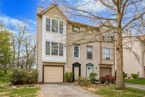 2846 Santee Dr, Bethlehem, PA 18017