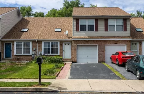 2753 Tamlynn Ln, Palmer Township, PA 18045