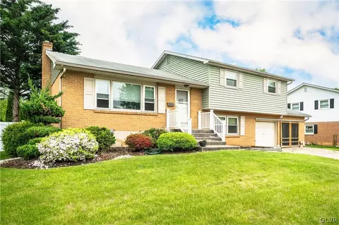 1915 Johnston Dr, Bethlehem, PA 18017