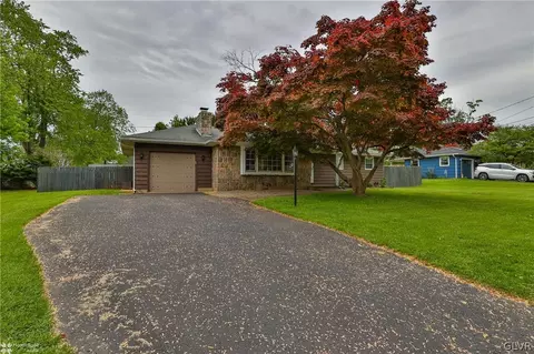 116 Old Orchard Dr, Palmer Township, PA 18045