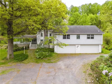 4220 Mountain Rd, Macungie, PA 18062