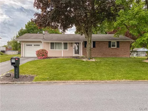 3308 Vermont St, Palmer Township, PA 18045