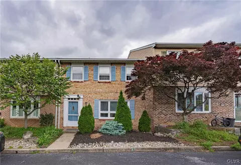 4605 N Hedgerow Dr, Allentown, PA 18103