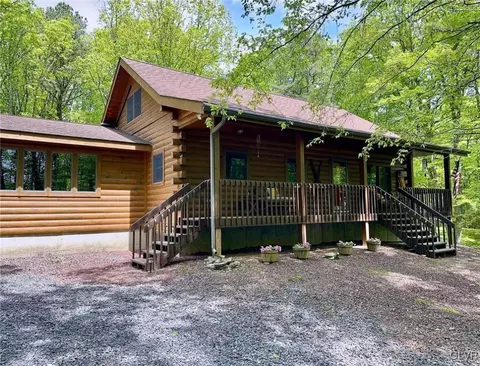 185 Oak Inlet Dr, Lehighton, PA 18235