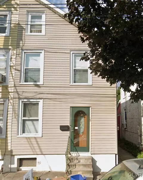 13 Front St, Catasauqua, PA 18032