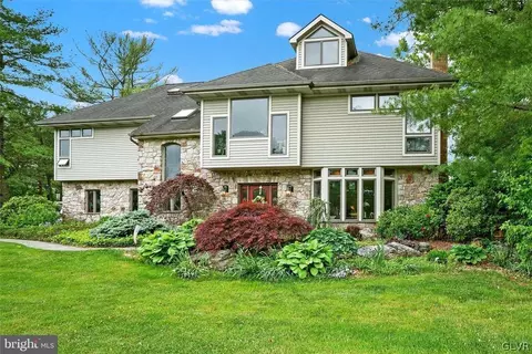 5006 Lanark Rd, Saucon Twp, PA 18034