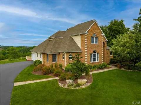 4721 York Dr, North Whitehall Twp, PA 18069