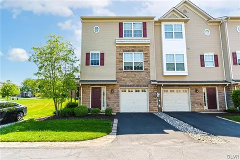 7300 Pioneer Dr, Macungie, PA 18062