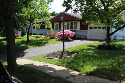 1843 Hampton Rd, Bethlehem, PA 18020 photo 2