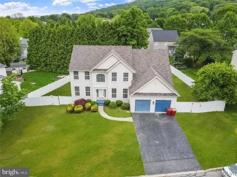 1885 Hoops Ln, Forks Twp, PA 18040