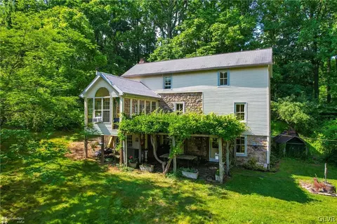 4646 Loral Ln, Orefield, PA 18069
