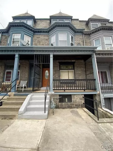 213 S 8th St, Reading, PA 19602