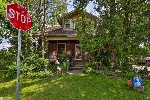 2518 Broad St, Palmer Township, PA 18045