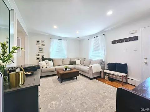 409 Maple Rd, Hellertown, PA 18055 photo 3