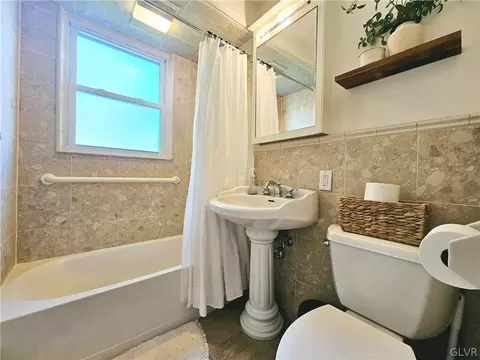 409 Maple Rd, Hellertown, PA 18055 photo 12
