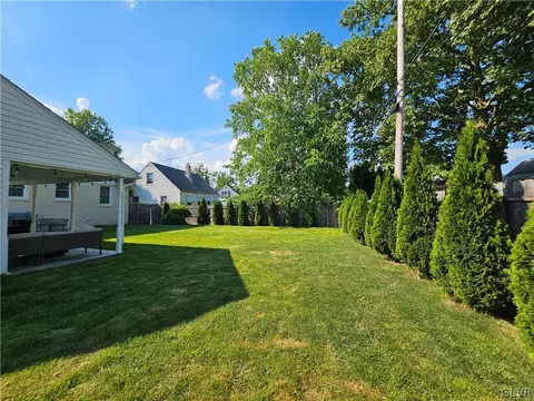 409 Maple Rd, Hellertown, PA 18055 photo 29