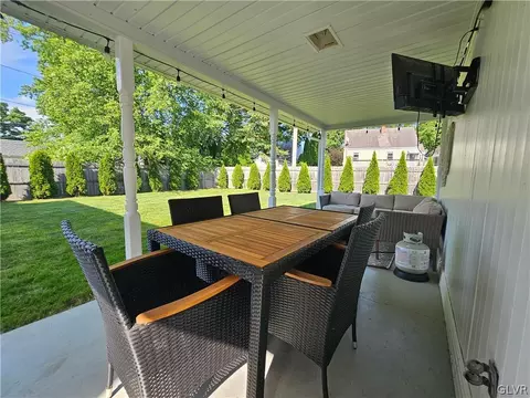 409 Maple Rd, Hellertown, PA 18055 photo 27