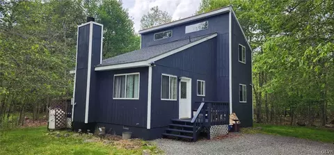 9514 Jasmine Dr, Coolbaugh Twp, PA 18466