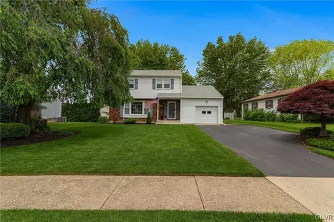 819 N 3rd St, Emmaus, PA 18049