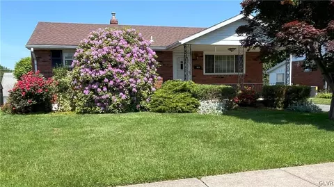 863 Elm Rd, Hellertown, PA 18055 photo 2