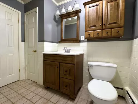 863 Elm Rd, Hellertown, PA 18055 photo 17