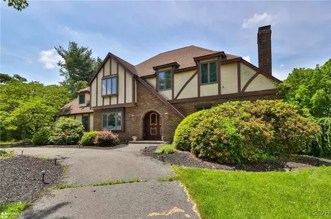 3663 Knollcroft St, Easton, PA 18045