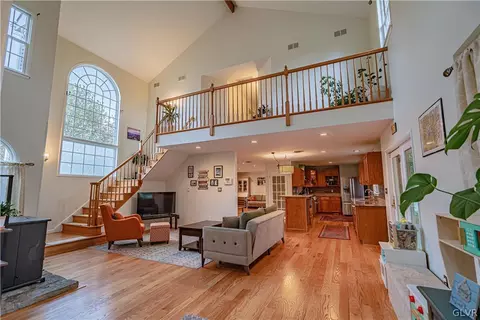5500 Chenango Dr, Bethlehem, PA 18017 photo 4